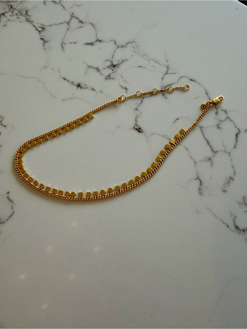 Madewell Gold Chain Necklace with Geometric Accents -
Madewell Gold earrings - Picture 11 of 12